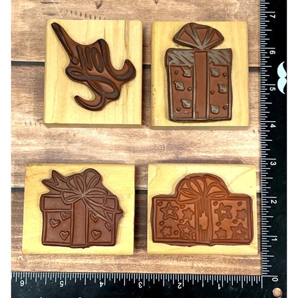 DENAMI DESIGN WOOD MOUNTED RUBBER STAMP SET OF 4 HOLIDAY GIFT BOX JOY - Picture 7 of 7